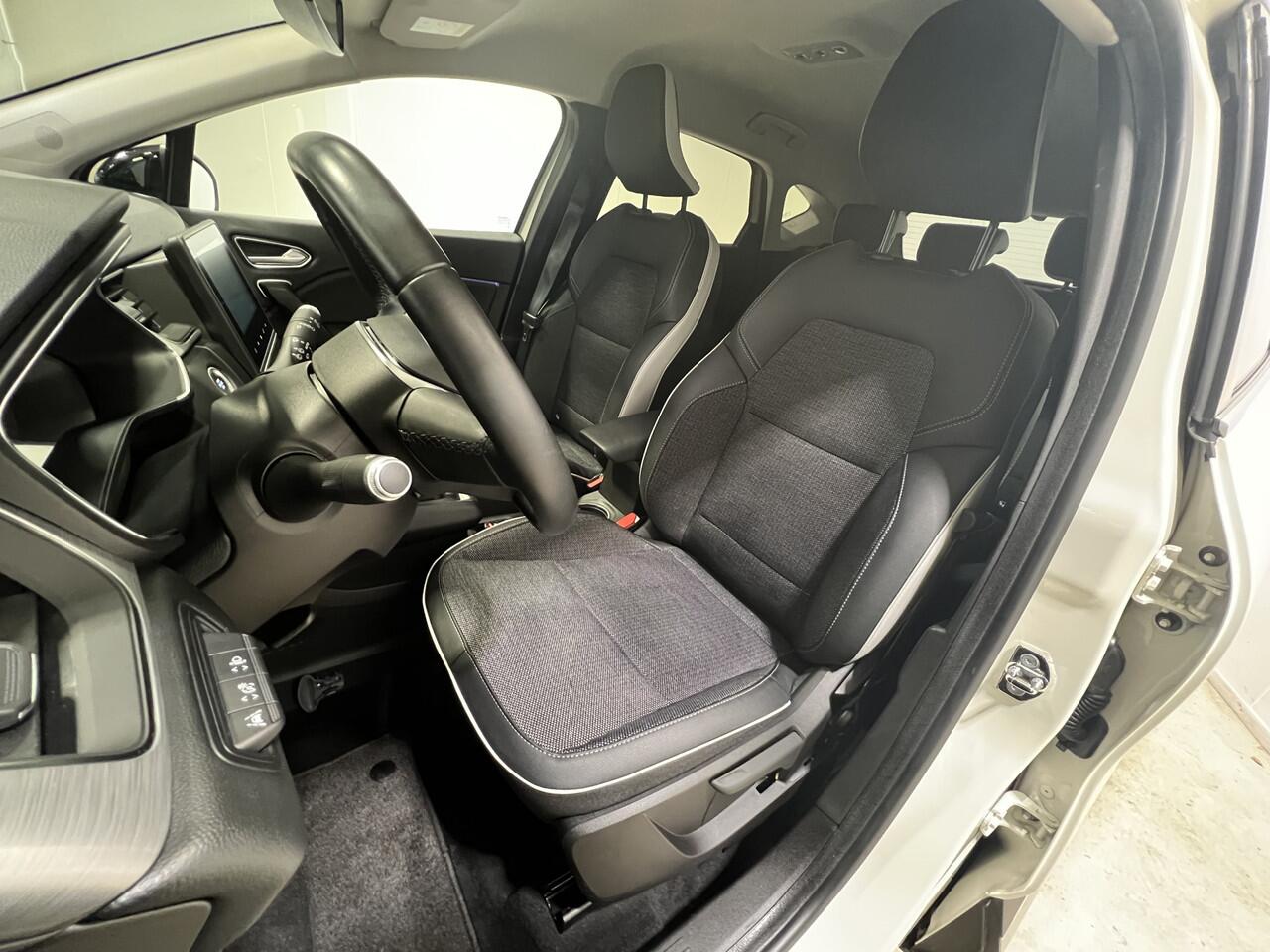 Renault CAPTUR 1.0 TCe 100 Intens | Navigatie/Android/Apple Carplay | Cruise Control | Trekhaak | LMV 17'' |