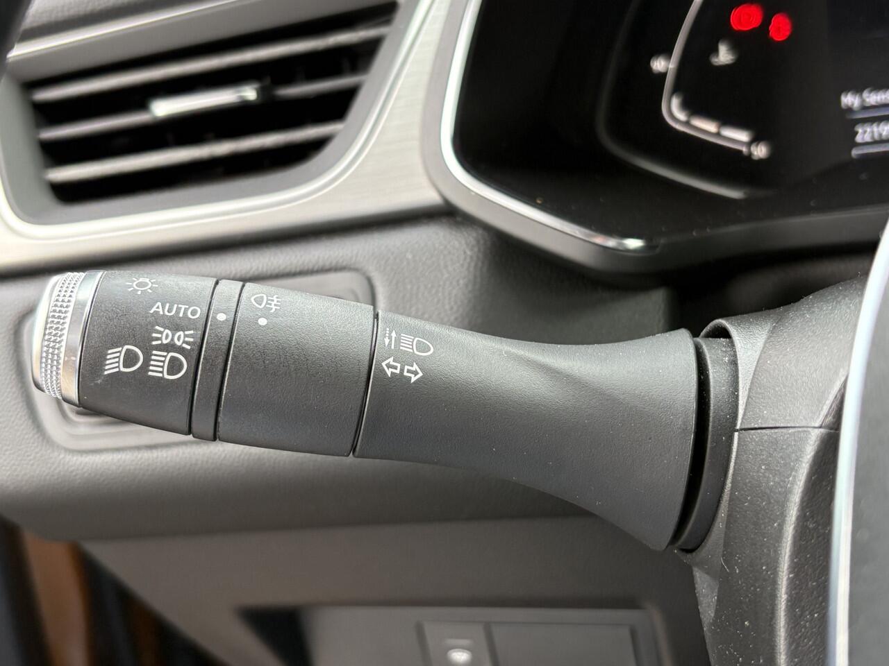 Renault CAPTUR 1.3 TCe 130 Intens Automaat | Navigatie | Camera | Cruise Control | Climate Control |