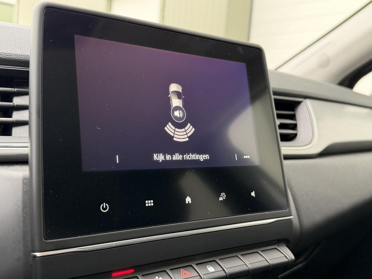 Renault CAPTUR 1.0 TCe 100 Intens / Clima / Navi / 17" LM velgen / Sensoren V+A / Keyless / Getinte ramen achter