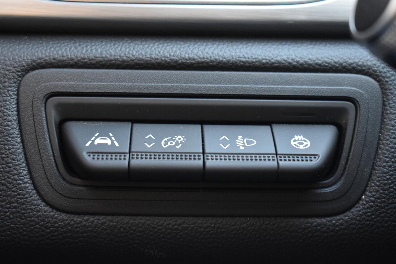 Renault CAPTUR 1.3 TCe 130 Intens Automaat | Stuur/Stoelverwarming | Navigatie | Camera | 100% Renault Onderhouden | 12 mnd BOVAG garantie | Whatsapp 06-53188999