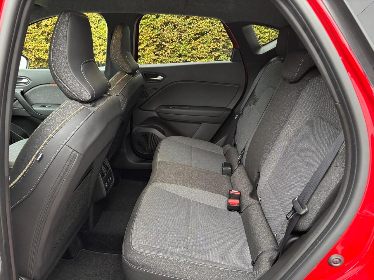 Renault CAPTUR 1.3 mild hybrid 160 techno / 1e Eigenaar / Aanhangwagen geremd 1200kg /