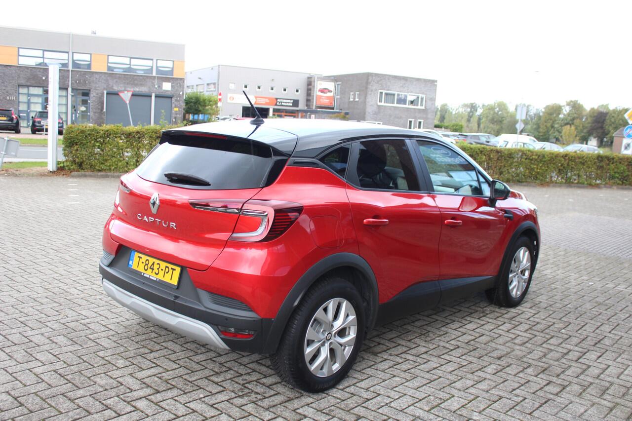 Renault CAPTUR 1.3 TCe 140 Intens Clima-Cruise-Navi-Camera-Carplay 18.000 KM !!