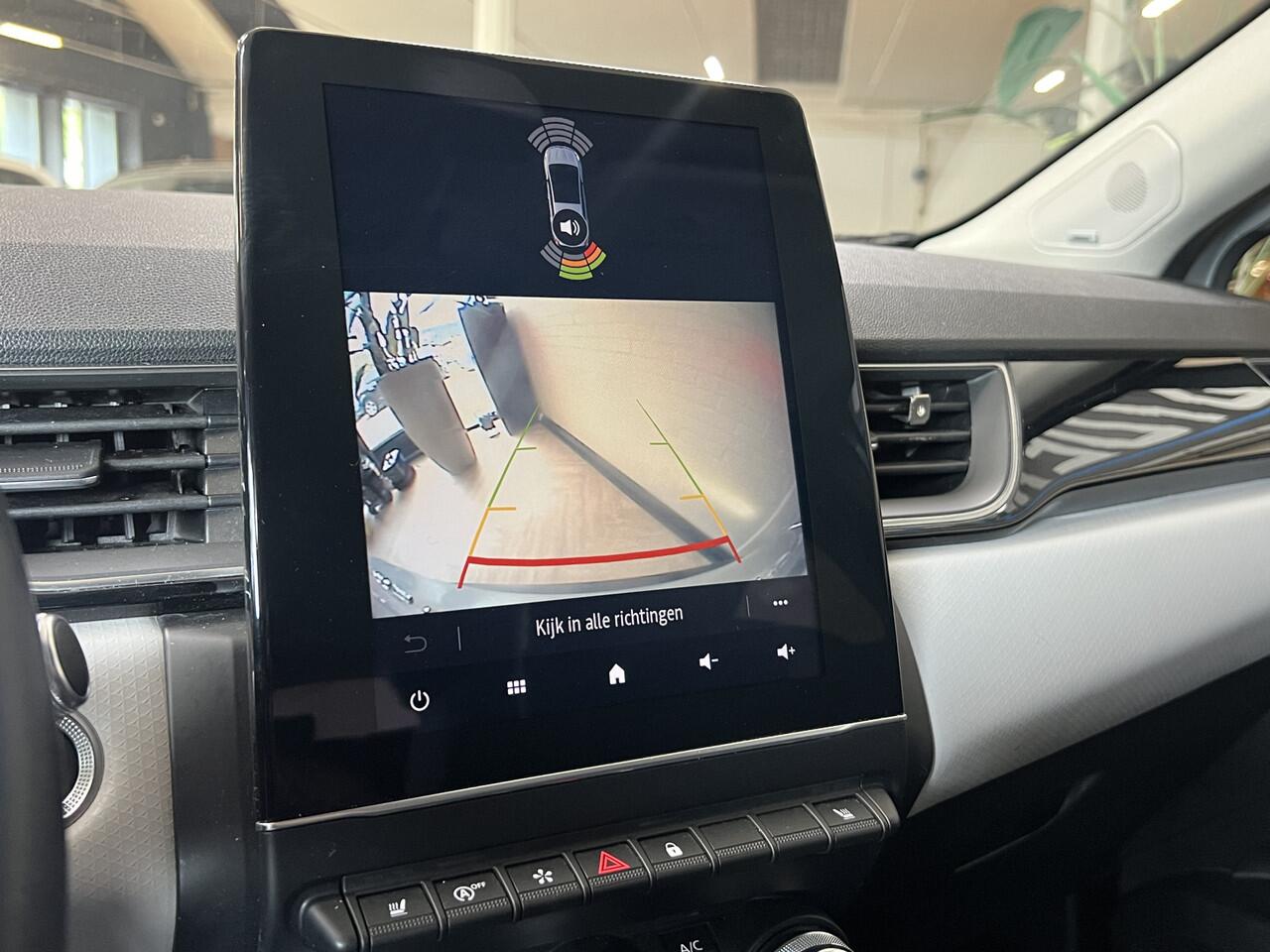 Renault CAPTUR 1.3 TCe 130 Intens | Groot Navi | Bose | Stoelverwarming | Camera | Led | PDC | 17" | Volledig onderhouden!