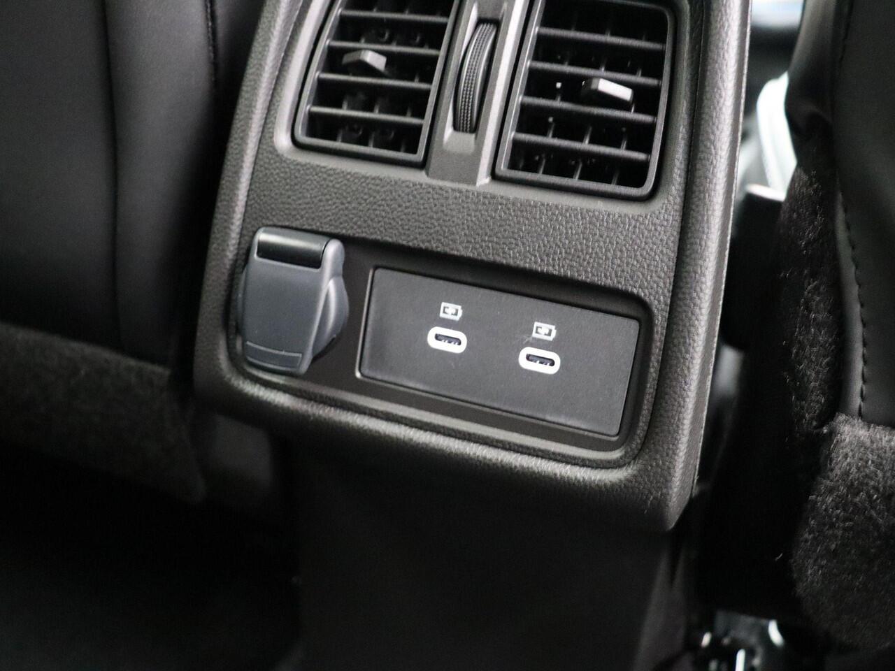 Renault CAPTUR E-Tech full hybrid 160pk esprit Alpine | Panoramisch dak | Harman kardon | Stuurverwarming |