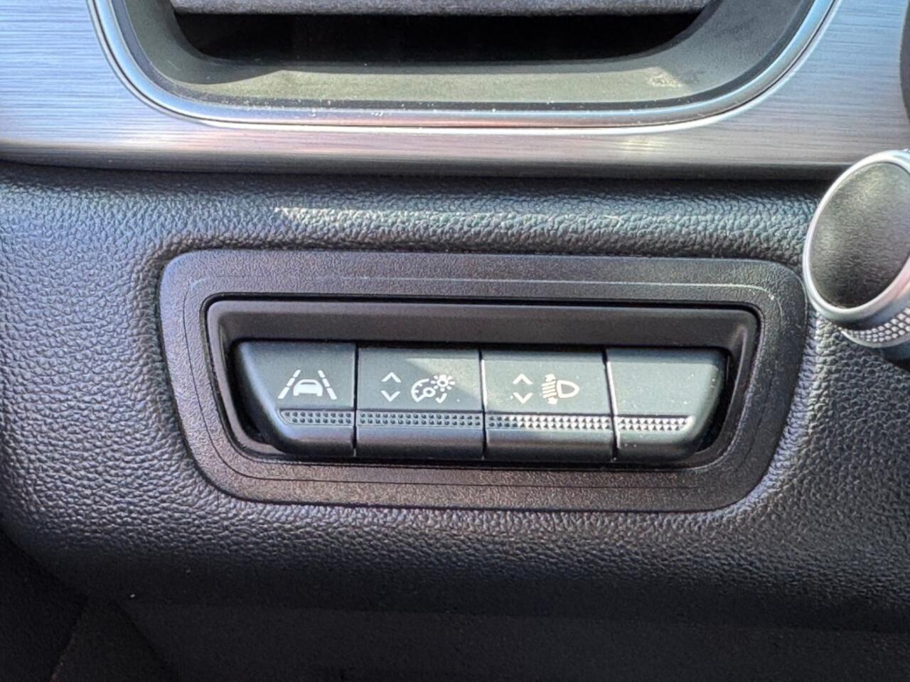 Renault CAPTUR 1.3 TCE 140PK AUT. HALF-LEER NAVIGATIE CARPLAY AIRCO LMV PDC