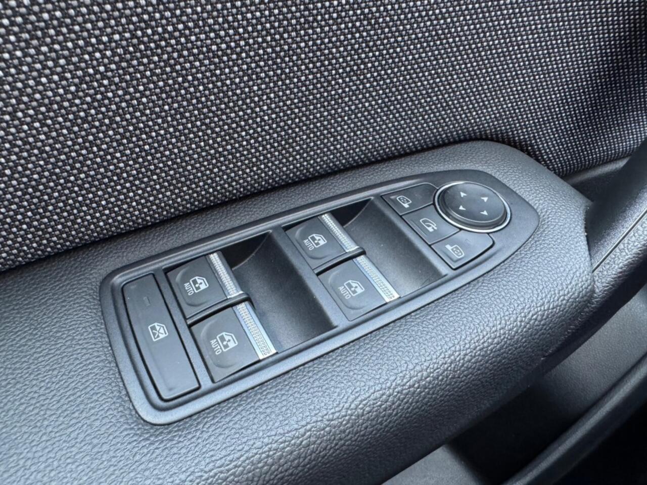 Renault CAPTUR 1.0 TCe 90 Techno Camera Pack Winter Harman Kardon All Season