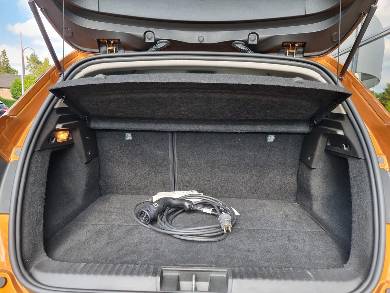 Renault CAPTUR 1.6 E-Tech Plug-in Hybrid 160pk Intens | Leder | Privacy | Zeer mooie staat!