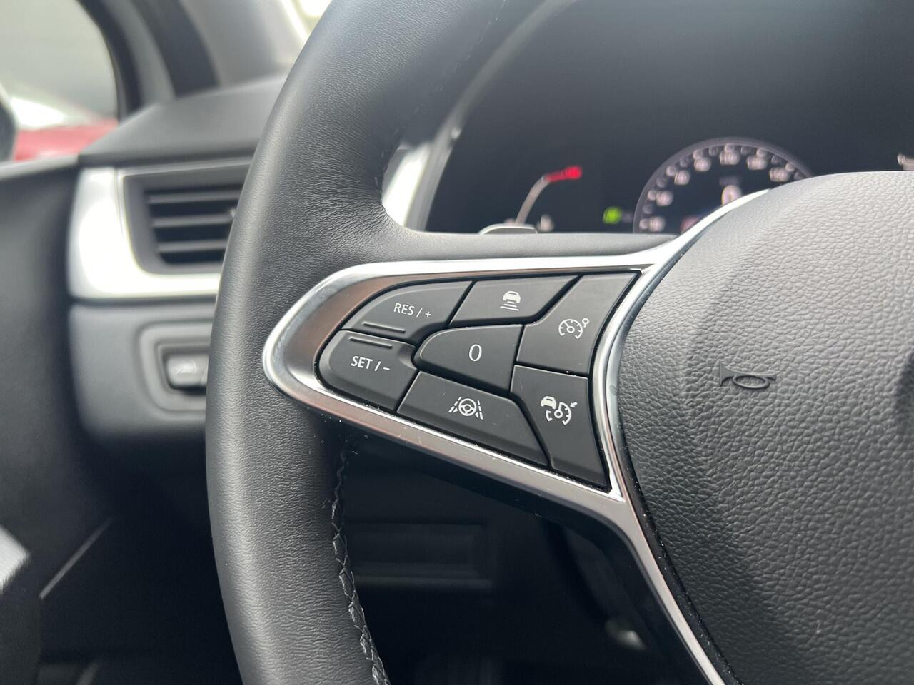 Renault CAPTUR 1.3 Techno 160 Automaat / Stoel- & Stuurverwarming / Achteruitrijcamera / Adaptieve Cruise Control / Navigatie / Apple Carplay & Android Auto / Parkeersensoren voor en achter / Climate Control