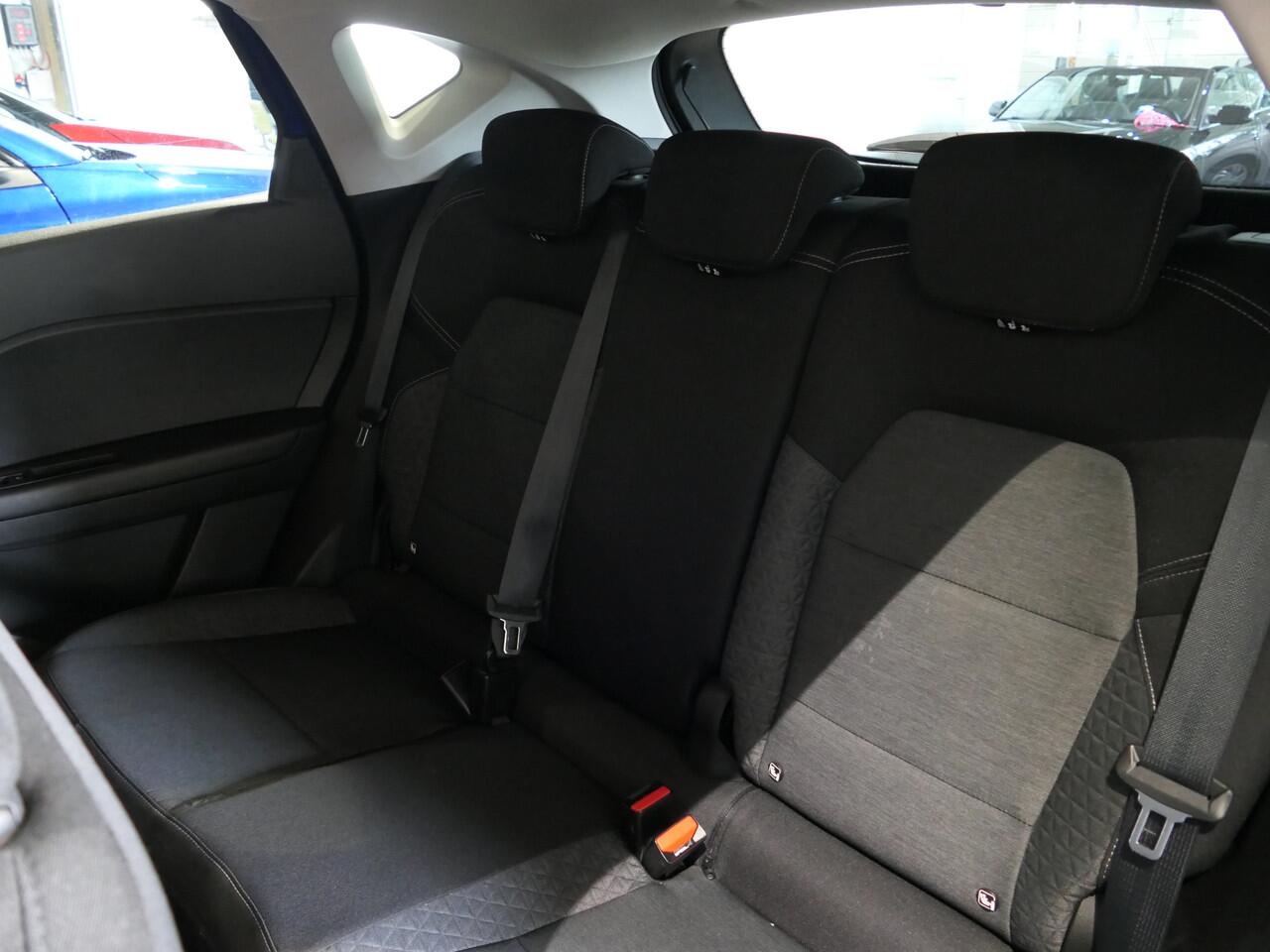 Renault CAPTUR 1.0 TCe 90 evolution * Vraag naar beschikbaarheid * - Clima, Getint glas, 17" LMV, regensensor