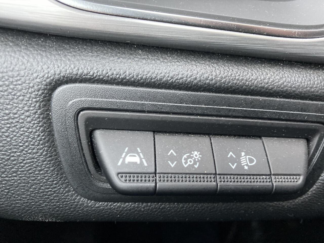 Renault CAPTUR 1.0 Intens LED | Leer | Trekhaak | Android\Apple | Cruise | Rijstrook correctie