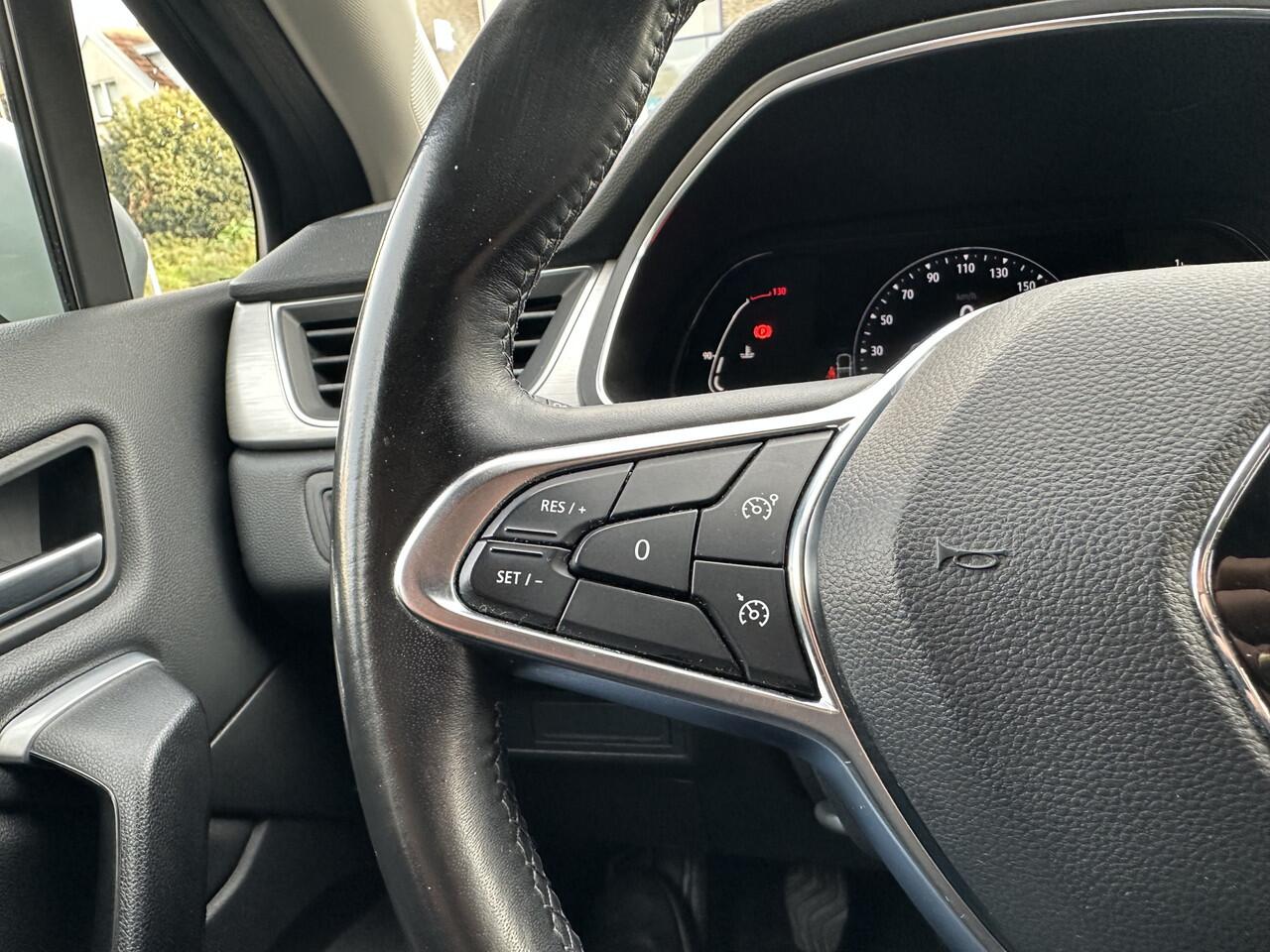 Renault CAPTUR 1.0 TCe 100pk Intens All-in Prijs Camera/Navi/Cruise/Parkeersens v+a/Airco/Keyless/Two-tone Eurorepar