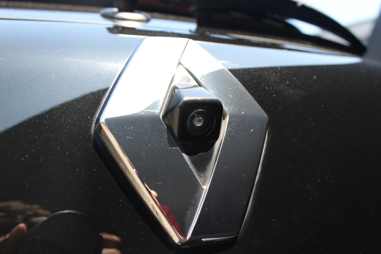 Renault CAPTUR 1.6 E-Tech Plug-in Hybrid 160 Intens | Incl. 12 maanden garantie | Achteruitrijcamera | Trekhaak | Bluetooth | Voorstoelen verwarmd | Parkeersensoren voor en achter | DAB | Lichtmetalen velgen | Navigatie | Climate control | Stuurwiel verwarmd