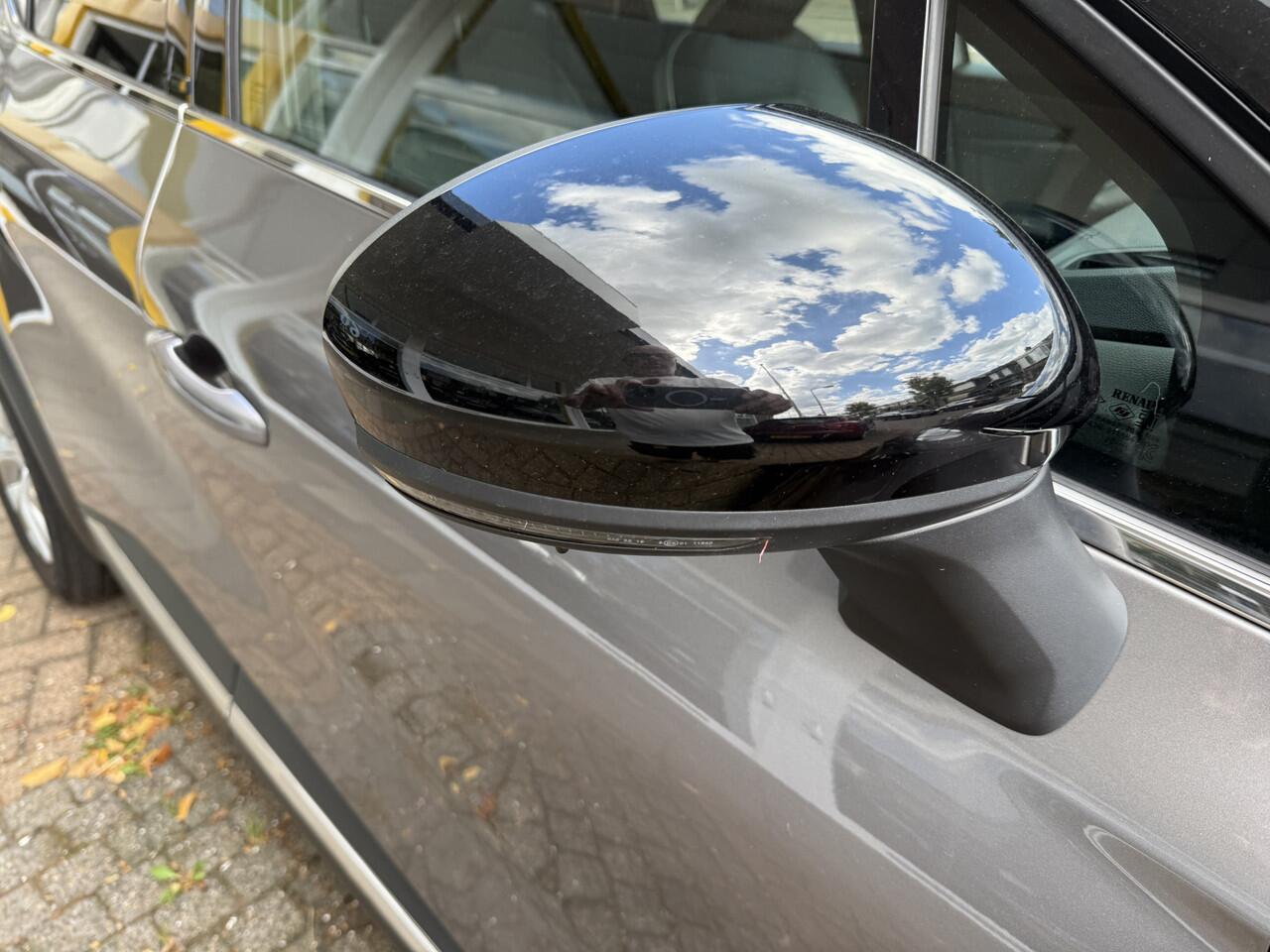 Renault CAPTUR 1.6 E-Tech Plug-in Hybrid 160 Intens CAMERA NAVIGATIE PARK.SENSOREN