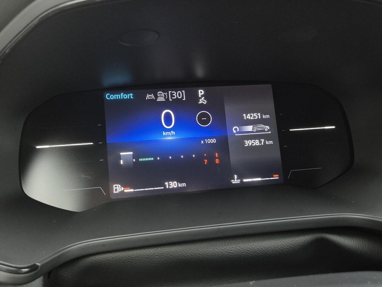 Renault CAPTUR 1.3 mild hybrid 160 techno Automaat / Fabrieksgarantie tot 05-2027 / Dealer onderhouden / Pack winter / Trekgewicht 1.200 Kg / Stuur en Stoel verwarming / Adaptief CC / Achteruitrijcamera / Apple Carplay/Android Auto /