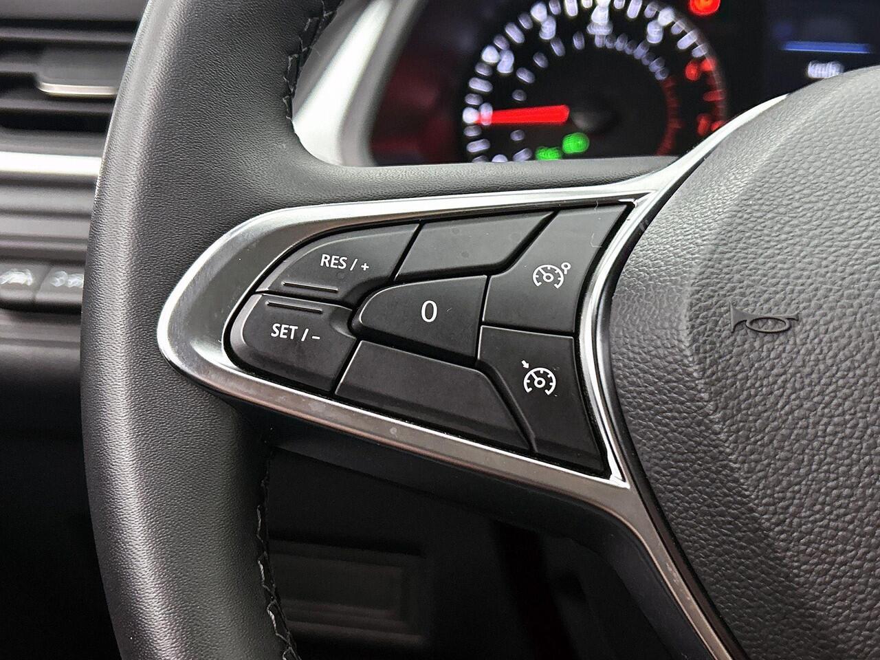 Renault CAPTUR 1.0 TCe 90Pk Evolution | Navigatie | Airco | Apple Carplay/Android Auto | Cruise Control | Bluetooth | Parkeersensoren | Keyless Entry & Start | All Season banden | Verschuifbare Achterbank |