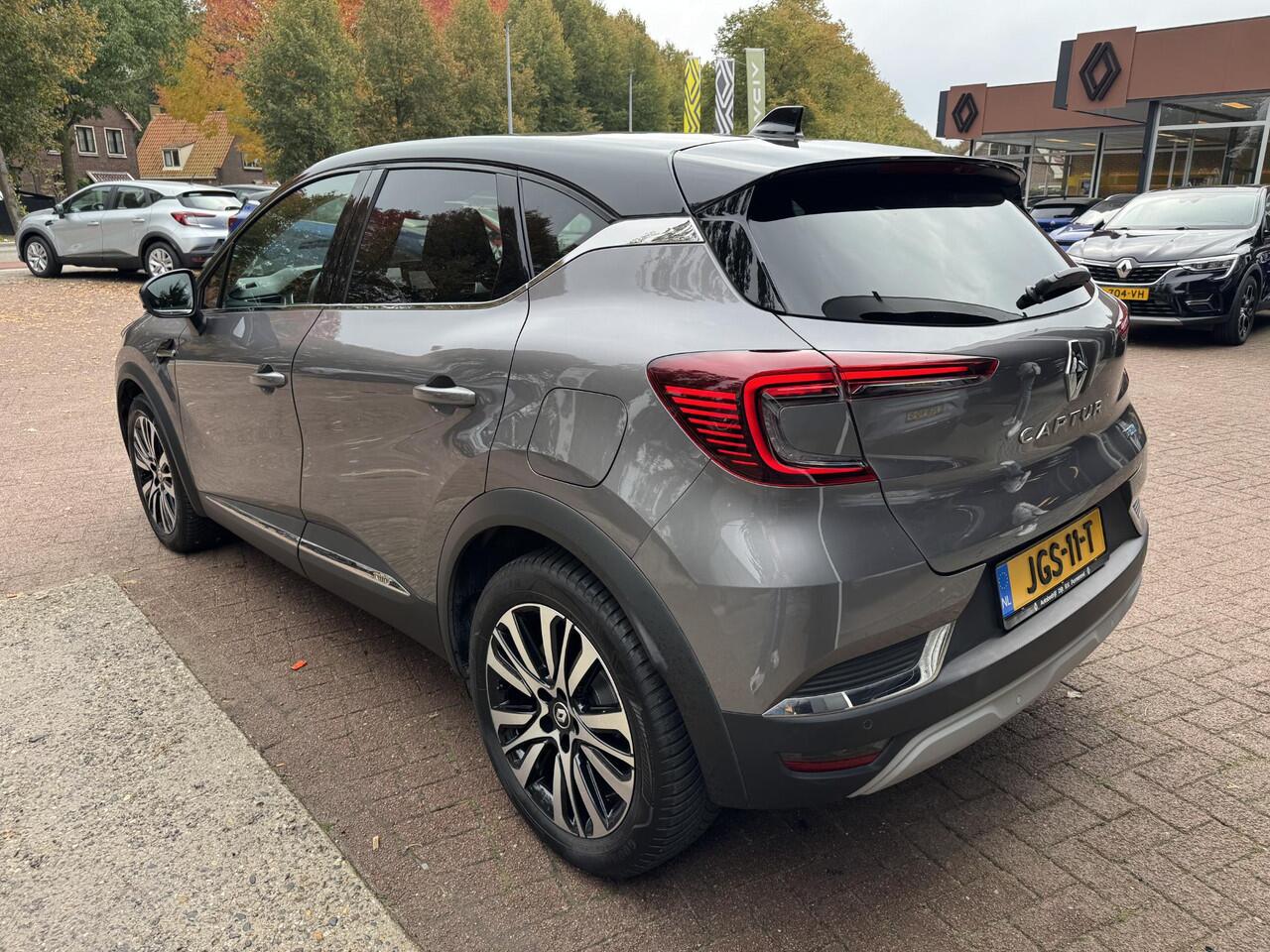 Renault CAPTUR 1.6 E-Tech plug-in hybrid 160 Initiale Paris