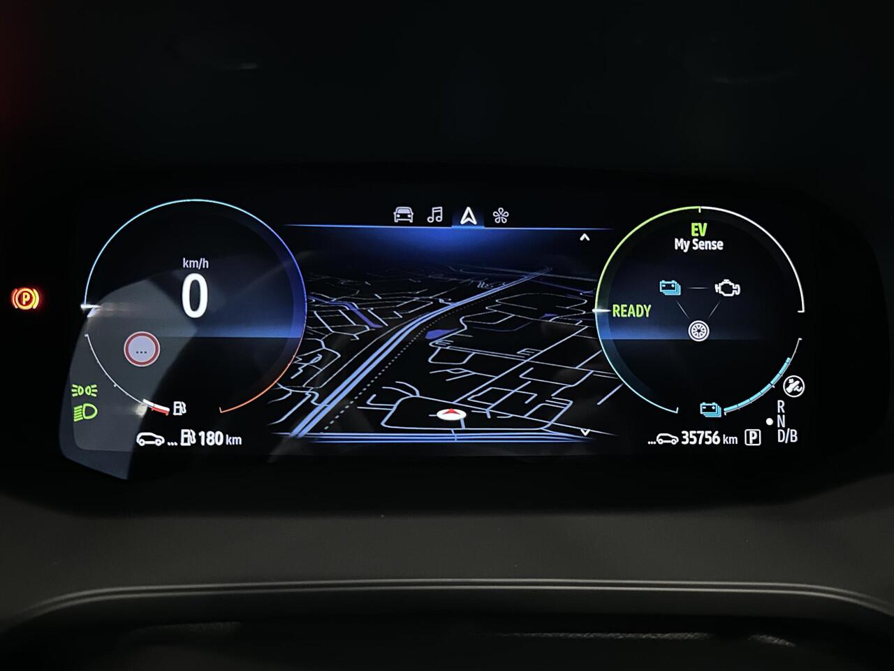 Renault CAPTUR 1.6 E-Tech Full Hybrid 145 Iconic | Leder | 360° camera | Stoel- en stuurverwarming | All season banden | 1e eigenaar + dealer onderhouden!