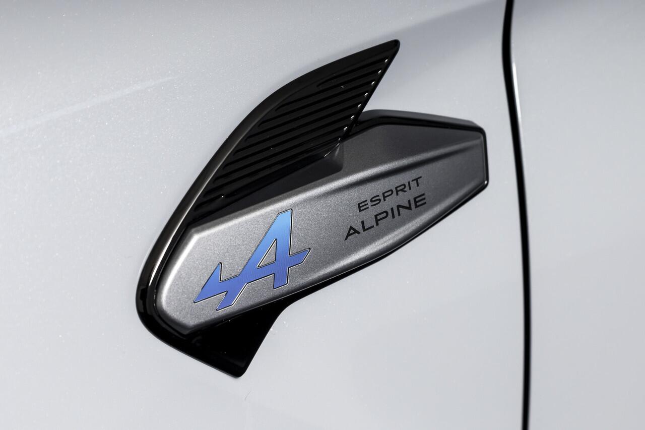 Renault CAPTUR 1.3 mild hybrid 160 esprit Alpine - Automaat | S/K-Panodak | Dig. Cockpit | Adapt. Cruise | Stoel-+Stuurverw. | PDC | Camera | NAV + App. Connect | ECC | LM 19" | 4252