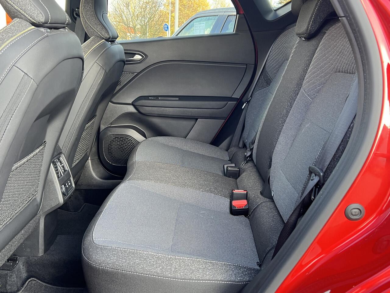 Renault CAPTUR 1.3 TCE AUTOMAAT 160 TECHNO Navigatie* Carplay Camera Adaptieve Cruise Control ACC Led Koplampen Lm Velgen Stoelverwarming Stuurverwarming Dab Getint Glas Mild Hybrid MHEV