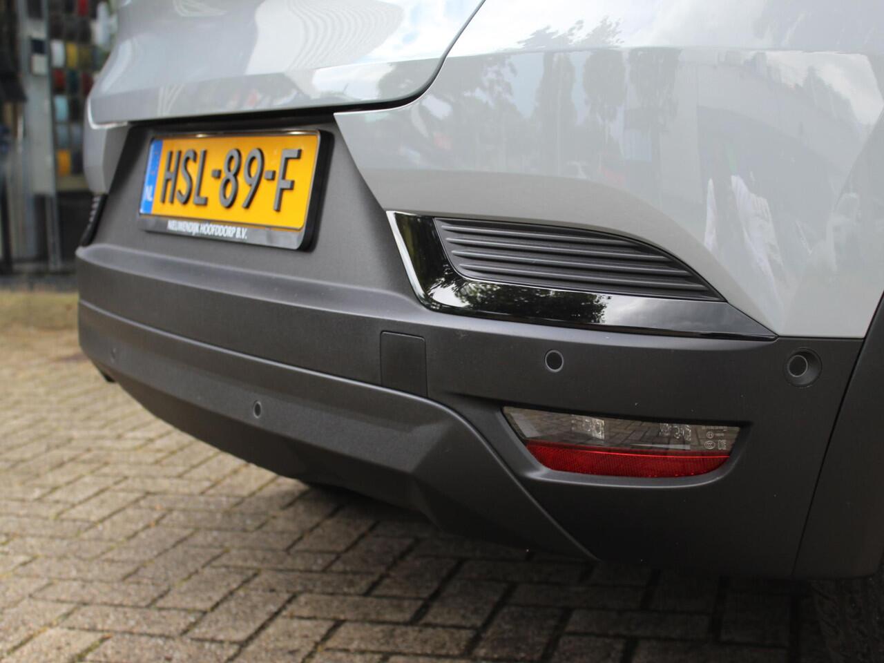 Renault CAPTUR 1.3 Mild Hybrid 140 Techno / DEMO / PACK NAVIGATION / 9,3'' NAVI / 10,25'' COCKPIT / CAMERA / PDC / CRUISE / KEYLESS / MULTISENSE / CLIMATE / 18'' LMV