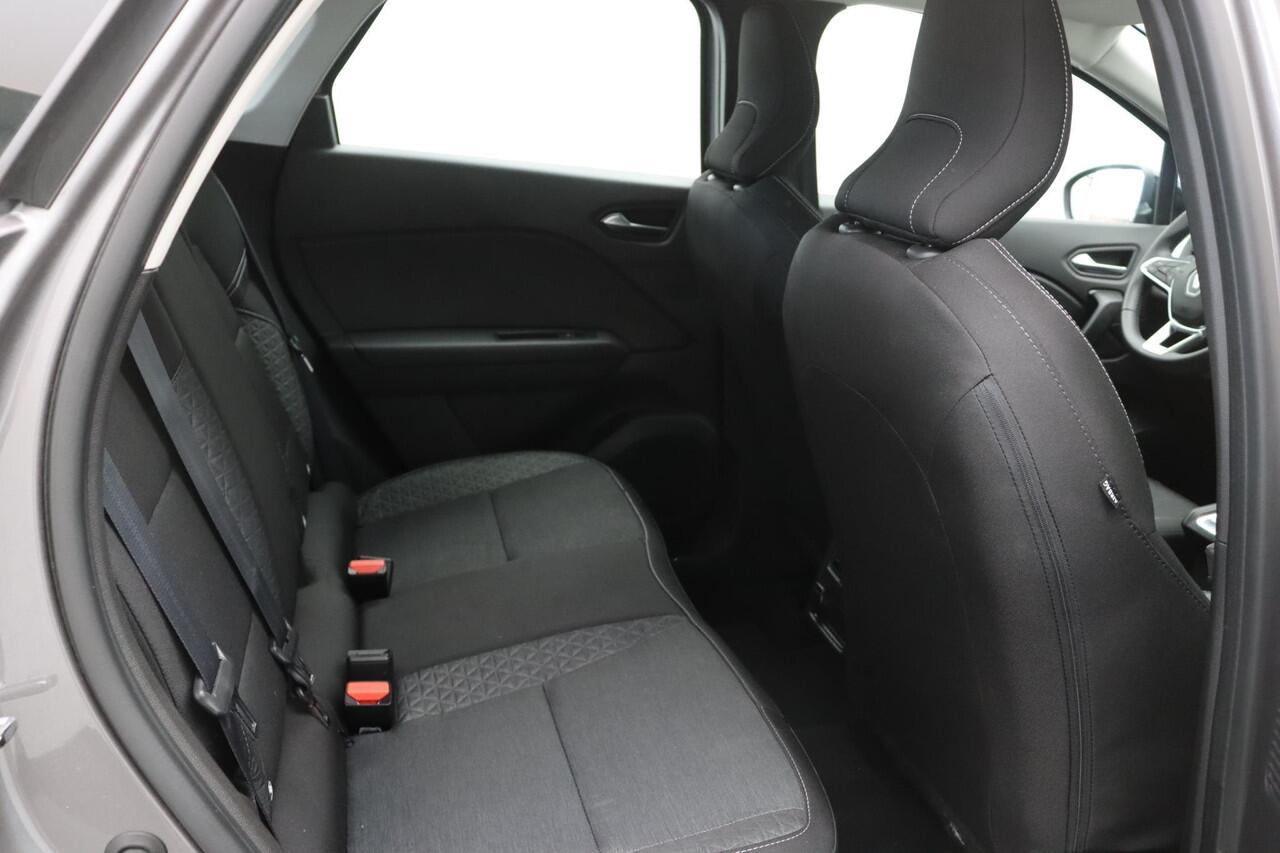 Renault CAPTUR E-Tech Hybrid 145pk Evolution | Parkeersensoren voor/achter met achteruitrijcamera | Climate control | Navigatie |