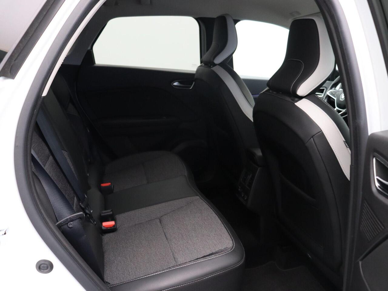 Renault CAPTUR 1.0 TCe 100 Bi-Fuel Intens | Trekhaak | Dealeronderhouden | Navigatie | Achteruitrijcamera |