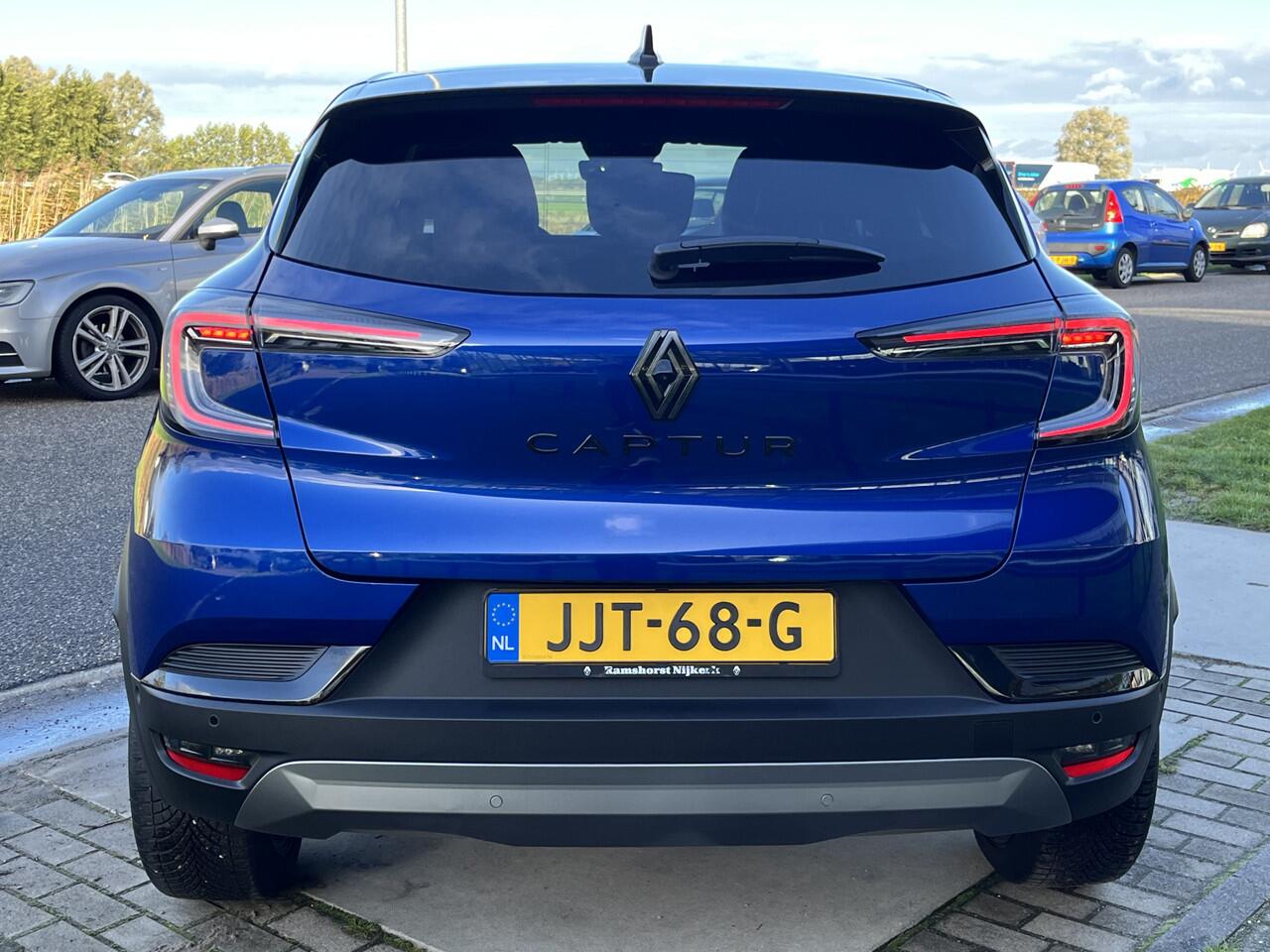 Renault CAPTUR 1.3 mild hybrid 160 PK esprit Alpine / Nieuw model / Adaptive cruise / 360' Camera / Stoel+Stuurverw. /
