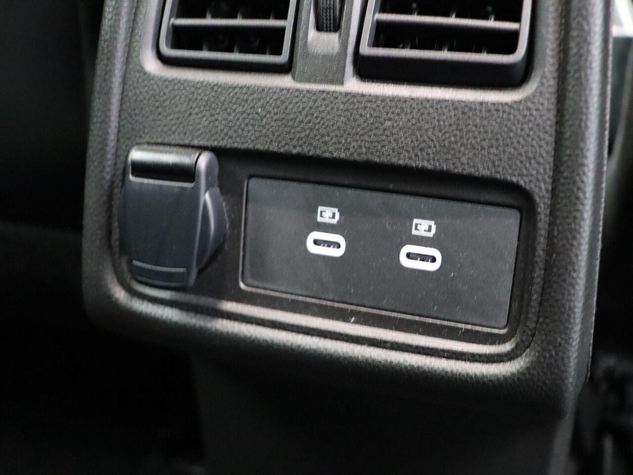 Renault CAPTUR TCe 90pk techno | Harman Kardon | Stoel en stuur verwarming | Digitaal dashboard | Achteruitrijcamera |