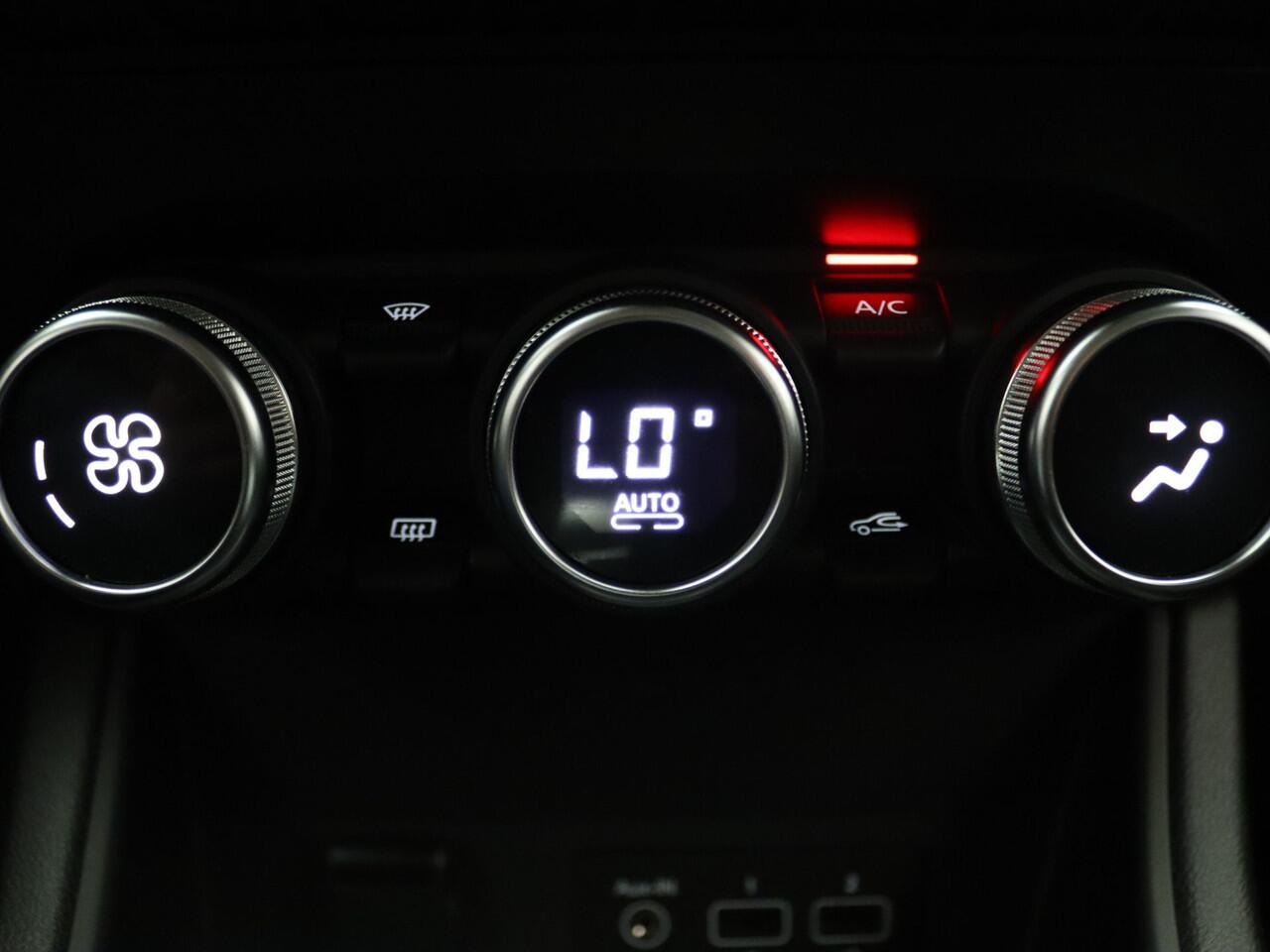 Renault CAPTUR 145pk E-Tech Hybrid Zen Automaat Camera | Climate | Cruise | Carplay | Parkeersens. v+a