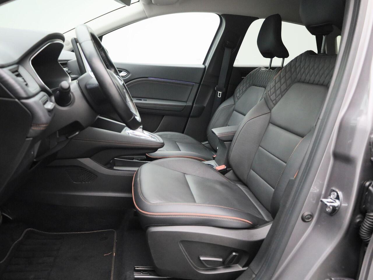 Renault CAPTUR 1.6 E-Tech Plug-in Hybrid 160 Initiale Paris | Trekhaak | 360-graden Camera | Lederen Bekleding | Stoel- & Stuurwielverwarming | 9,3" Full Map Navigatie | 18" LMV | Cruise Control & Snelheidsbegrenzer | Keyless | LED Pure Vision