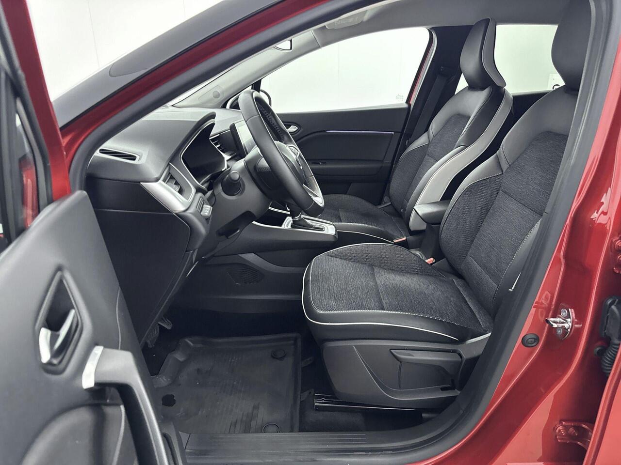 Renault CAPTUR 1.6 E-Tech plug-in hybrid 160Pk techno | Navigatie | Apple & Android Carplay | Climate Control | Cruise Control & Snelheidsbegrenzer | Parkeersensoren Voor & Achter | Achteruitrijcamera | Keyless Entry | Privacy Glass |