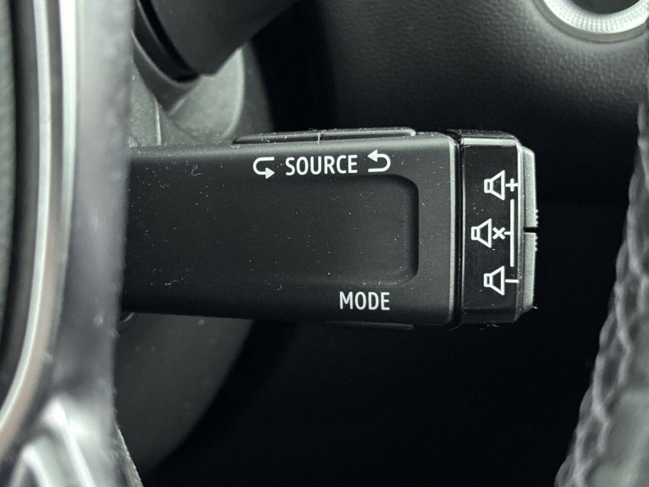 Renault CAPTUR 1.0 TCe Intens 100PK | Trekhaak | Achteruitrijcamera | Parkeersensoren | Navigatie | Climate Control | Lichtmetalen velgen 17"