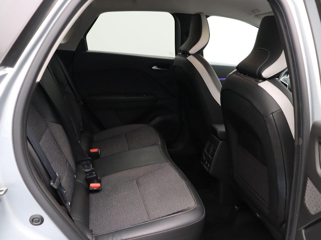 Renault CAPTUR TCe 90pk Techno | Achteruitrijcamera | Navigatie | Parkeersensoren voor/achter |