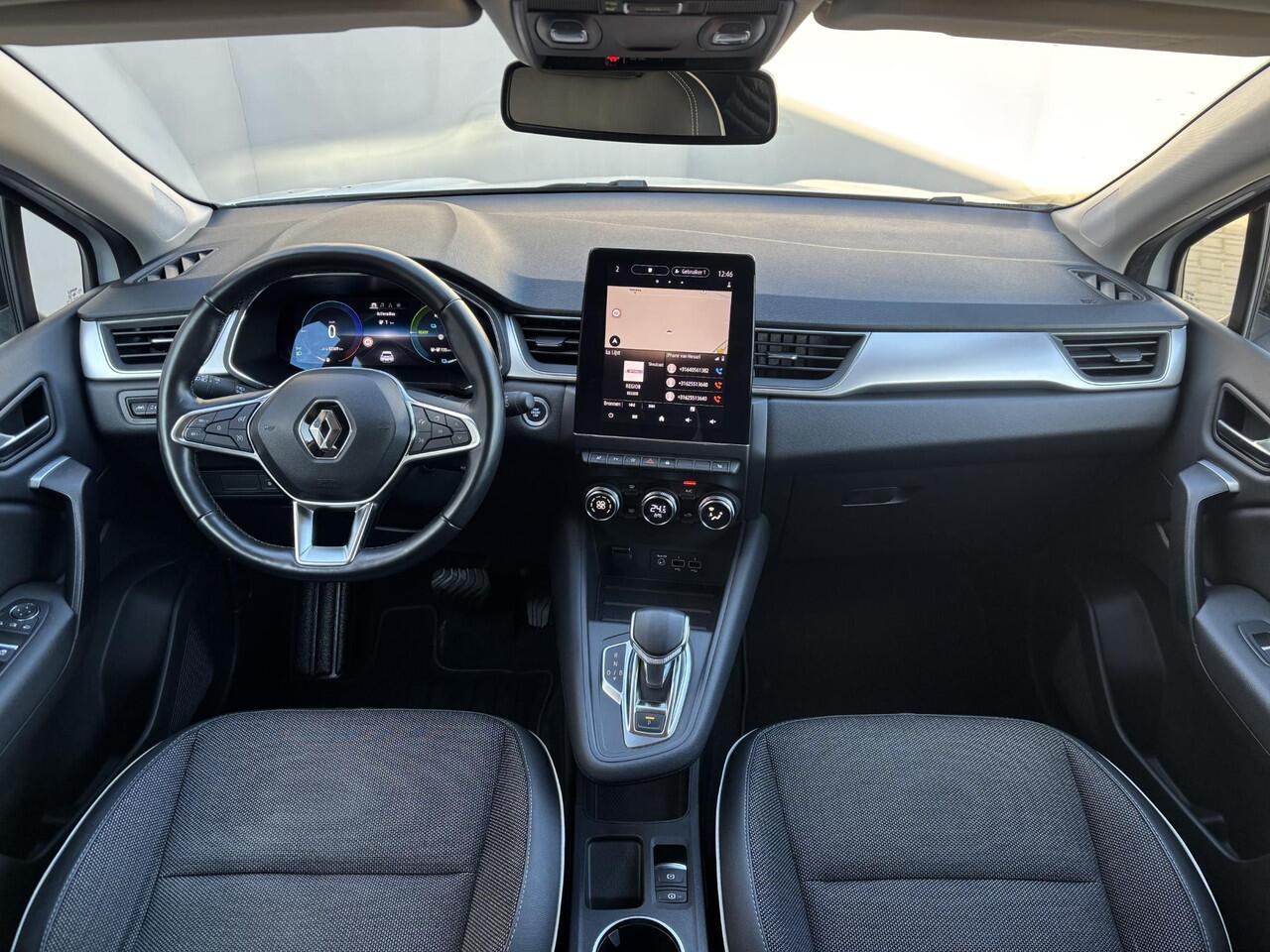 Renault CAPTUR 1.6 E-Tech Plug-in Hybrid 160 Intens Automaat / Stuur- en stoelverwarming / Navigatie groot scherm / Achteruitrijcamera / Apple Carplay Android / 18" LM wielen /