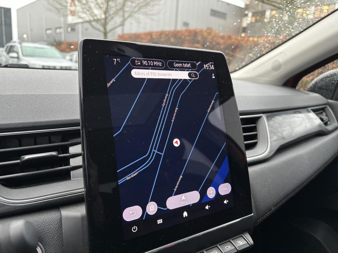 Renault CAPTUR 1.6 E-Tech plug-in hybrid 160 Initiale | Elektrisch glazen schuif-/kanteldak |