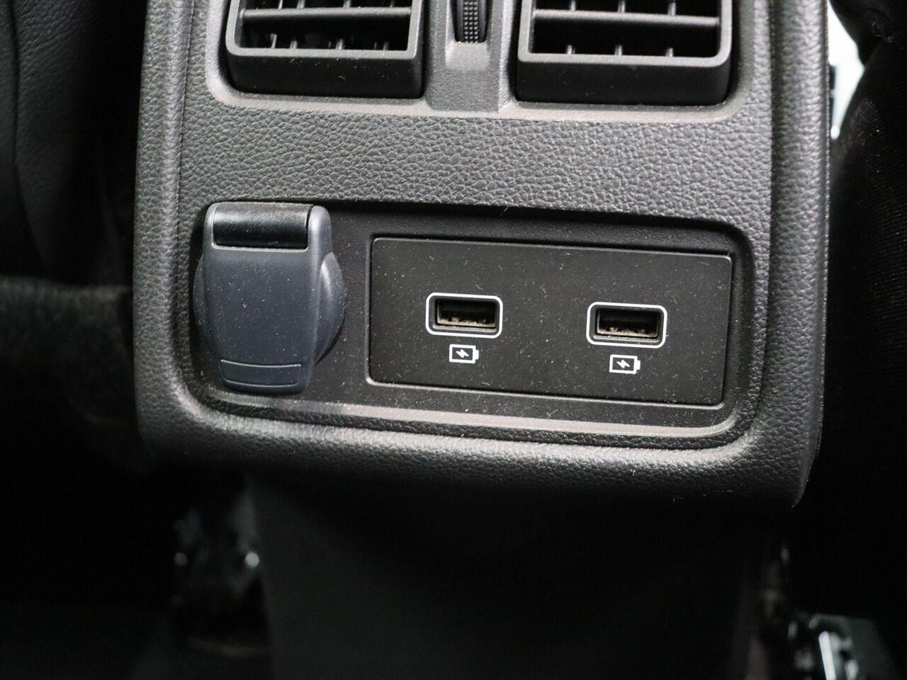 Renault CAPTUR 1.0 TCe 90 Techno | Parkeersensoren voor en achter | Achteruitrijcamera | Navigatie | Climate control | Cruise control |