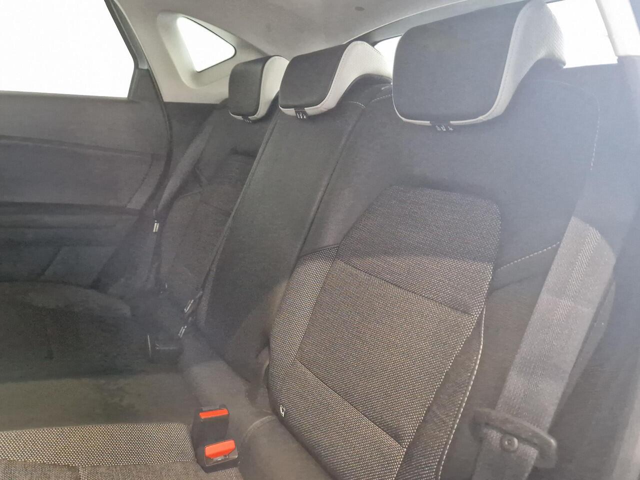 Renault CAPTUR 1.3 TCe 130 Edition One | NAVIGATIE | ACHTERUITRIJCAMERA | PARKEERSENSOREN VOOR-/ACHTER