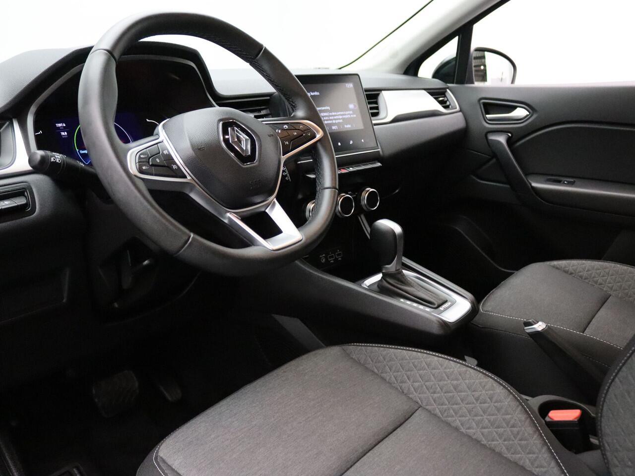 Renault CAPTUR 145pk E-Tech Hybrid Intens Cruise | Climate | Carplay | Navi | Parkeersens. achter