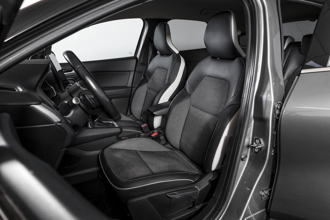 Renault CAPTUR 1.3 TCe 130 Intens 130 PK - Automaat | Dig. Cockpit | Cruise | PDC | Camera | NAV + App. Connect | ECC | Afn. Trekhaak | DAB | LM 18" |