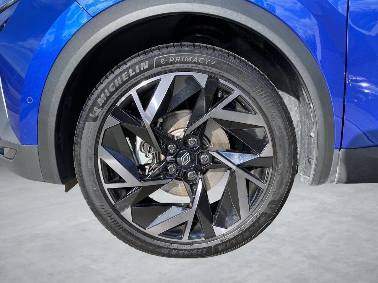 Renault CAPTUR Esprit Alpine E-Tech Full Hybrid 145 | Navigatie | Apple & Android Carplay | Parkeersensoren Voor & Achter | Achteruitrijcamera | Adaptieve Cruise Control | Climate Control | Keyless Entry | Privacy Glass |