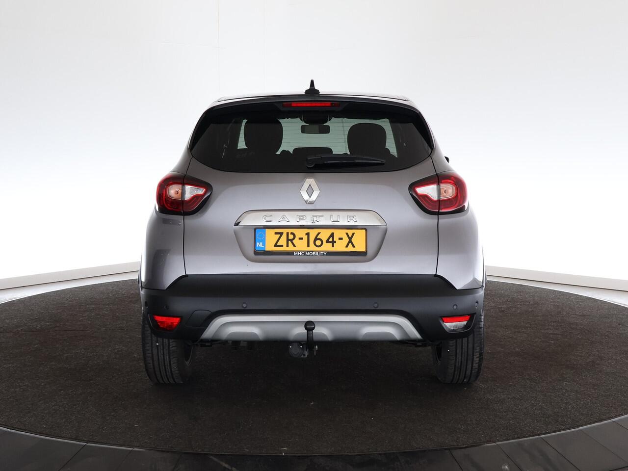 Renault CAPTUR 1.3 TCe Intens | Automaat | Trekhaak | Navi | Carplay |*