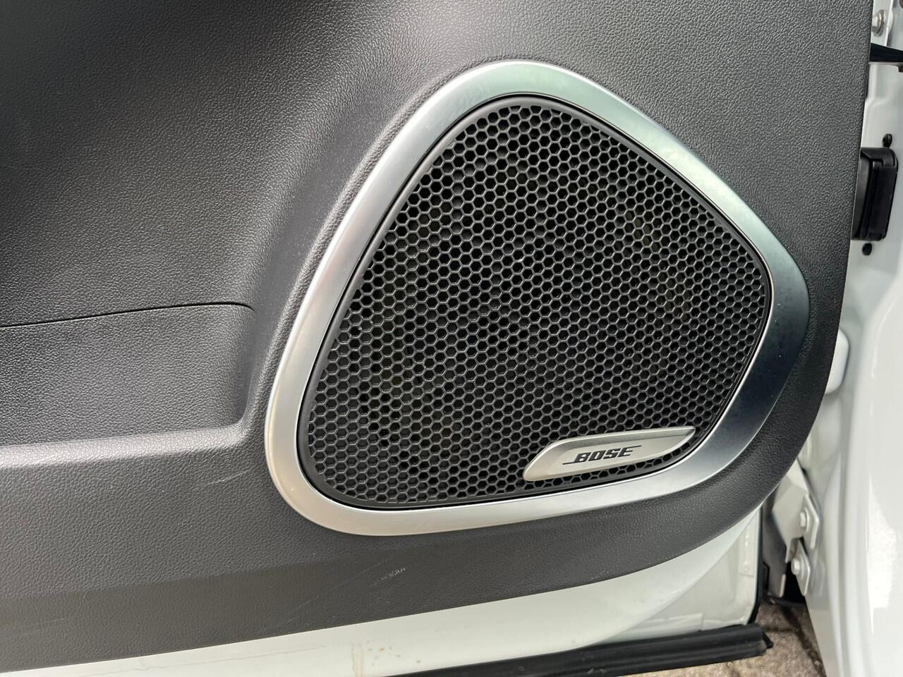 Renault CAPTUR 1.3 TCe Intens | Panoramadak | Camera | Trekhaak | Stoelverwarming | Bose | Cruise Control |