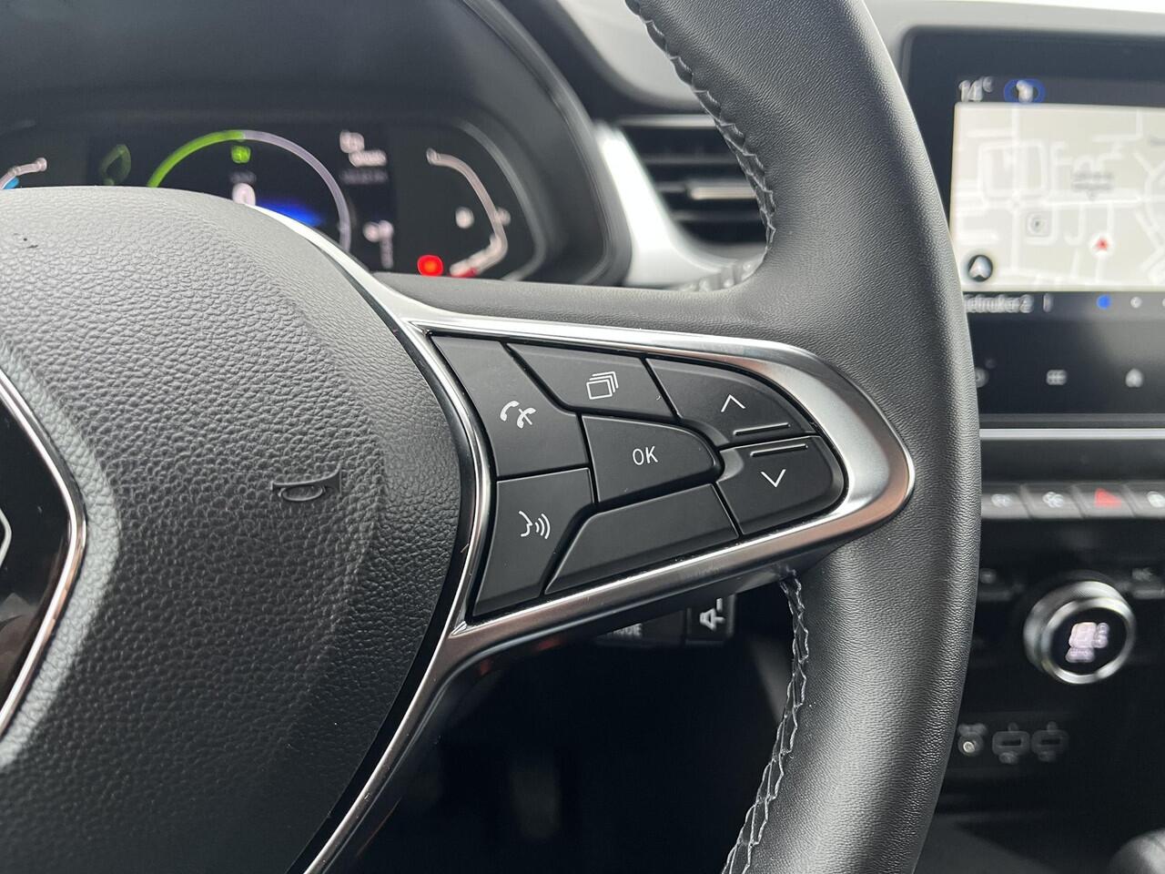 Renault CAPTUR 1.6 E-Tech full hybrid 145 techno / Pack Full Screen / cruise control / stof/kunstlederen bekleding / Apple Carplay/Android Auto /