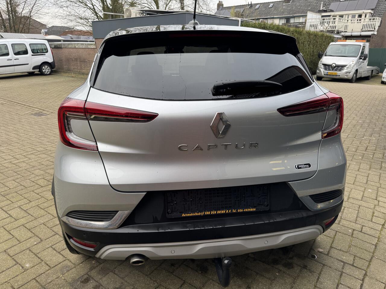 Renault CAPTUR 1.3 TCe 130 Intens/ BOSE Audio/18 inch LM velgen/Afneembare trekhaak