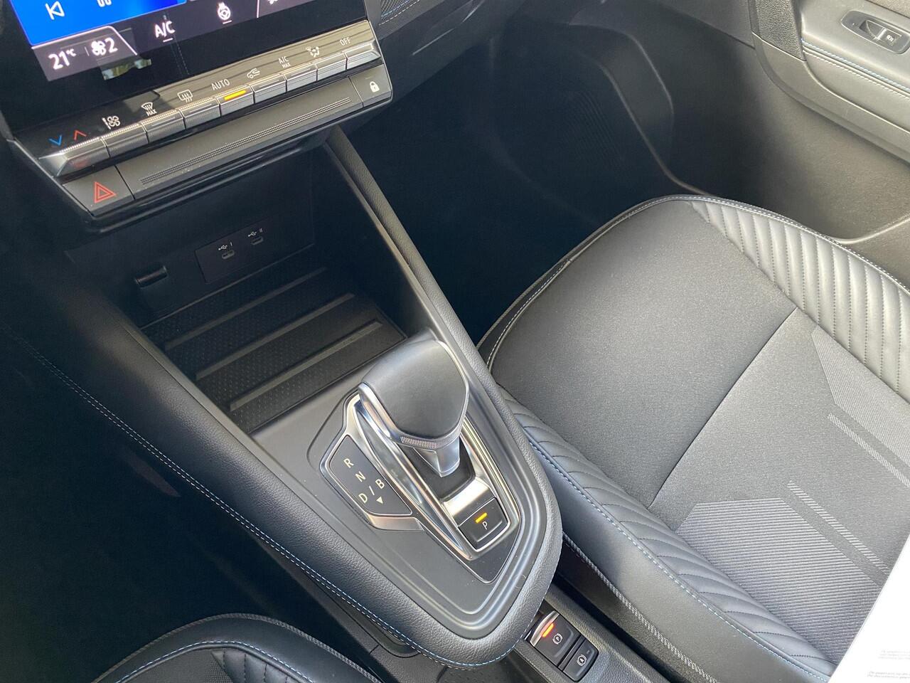 Renault CAPTUR Esprit Alpine E-Tech Full Hybrid 145 | Navigatie | Apple & Android Carplay | Parkeersensoren Voor & Achter | Achteruitrijcamera | Adaptieve Cruise Control | Climate Control | Keyless Entry | Privacy Glass |