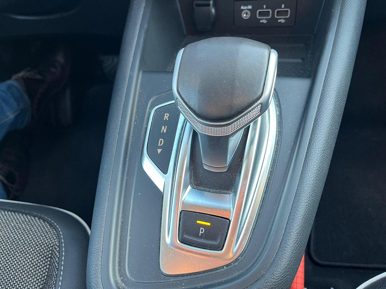 Renault CAPTUR 1.3 TCe 130 Intens cruise control adaptief | stuurwiel verwarmd | trekhaak