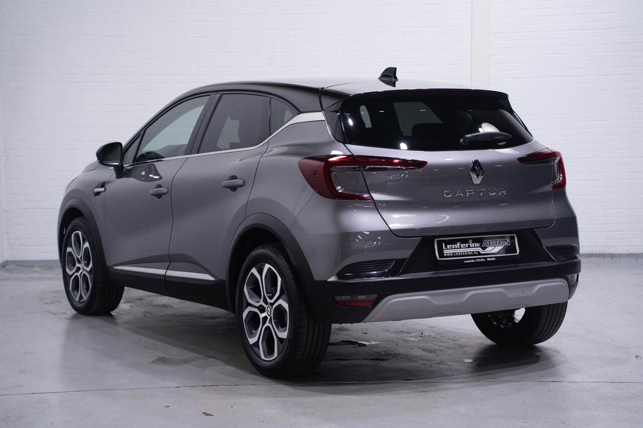 Renault CAPTUR 1.3 mild hybrid 160 iconic Navi Stoelverwarming Camera PDC v+a DAB Parkeerhulp 18"-inch