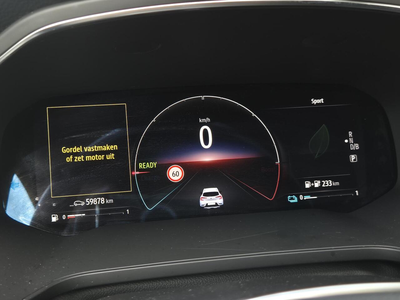 Renault CAPTUR 1.6 E-Tech Plug-in Hybrid 160 Initiale Paris / Automaat / Pack Drive Assist / Apple Carplay Android Auto / Stuur en Stoelverwarming / Bose Audio systeem / Rondomzicht camera / Adaptief CC / Keyless Entry/Start /