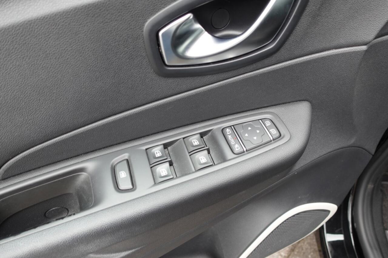 Renault CAPTUR 0.9 TCE LIMITED Clima + Lm