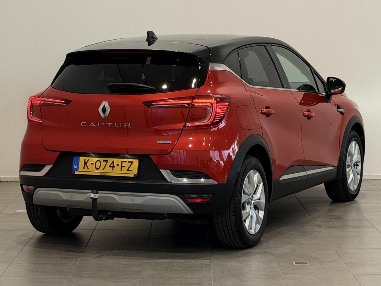 Renault CAPTUR 1.6 E-Tech Plug-in Hybrid 160 Intens | Trekhaak | Navigatie | Climate Control | Cruise Control | Apple Carplay/Android Auto | Parkeersensoren voor, achter en achteruitrijcamera